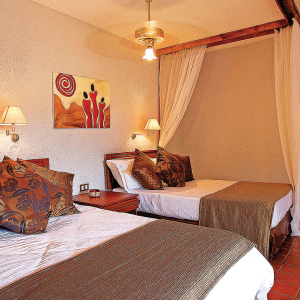 Room Interior zwei Betten mit Moskitonetzen