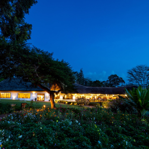 Ngorongoro Farm House am Abend