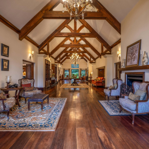 1758526776751mainhousehall