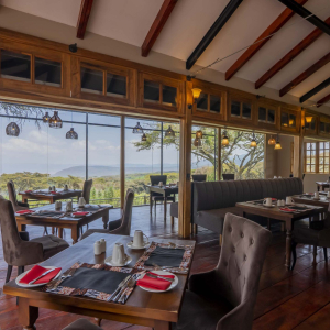 Ngorongoro Lions-Paw Restaurant 