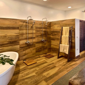 Badewanne und Duschen