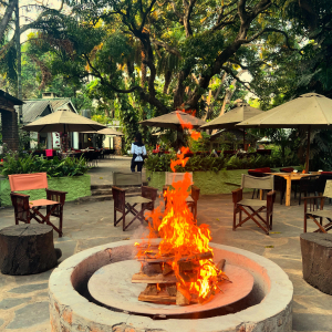 Garten mit Feuerstelle