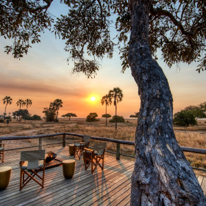 Lagerfeuerplatz mit Sitzgelegenheit