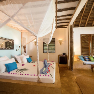 Doppelbett & Wohnbereich