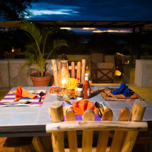 gedeckter Abendtisch 