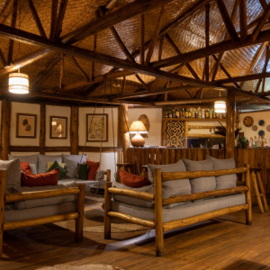 Hauptgebäude und Lounge