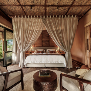 Schlafzimmer mit Doppelbett