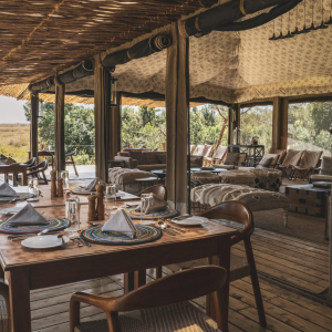 Lounge gedeckter Tisch