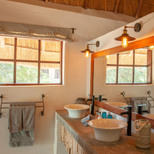 Kafunta River Lodge Luxury Suite_5