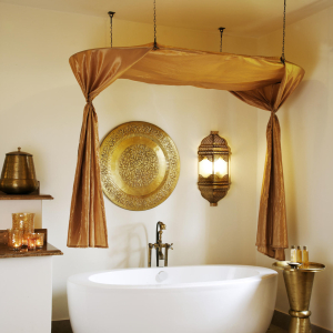 Badezimmer mit Badewanne