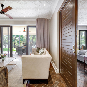 Deluxe Suite Lounge
