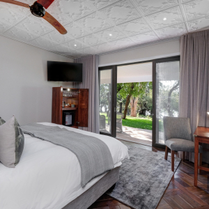 King Room Deluxe Suite