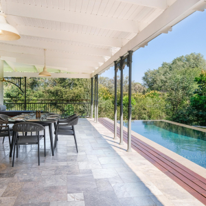 Villa mit privater Veranda und Pool