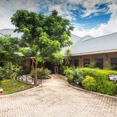 Airport Planet Lodge